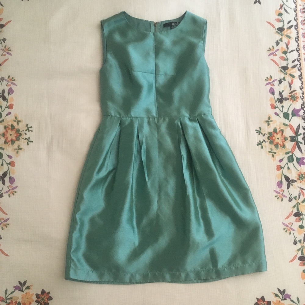 Comfortable and flattering dress!